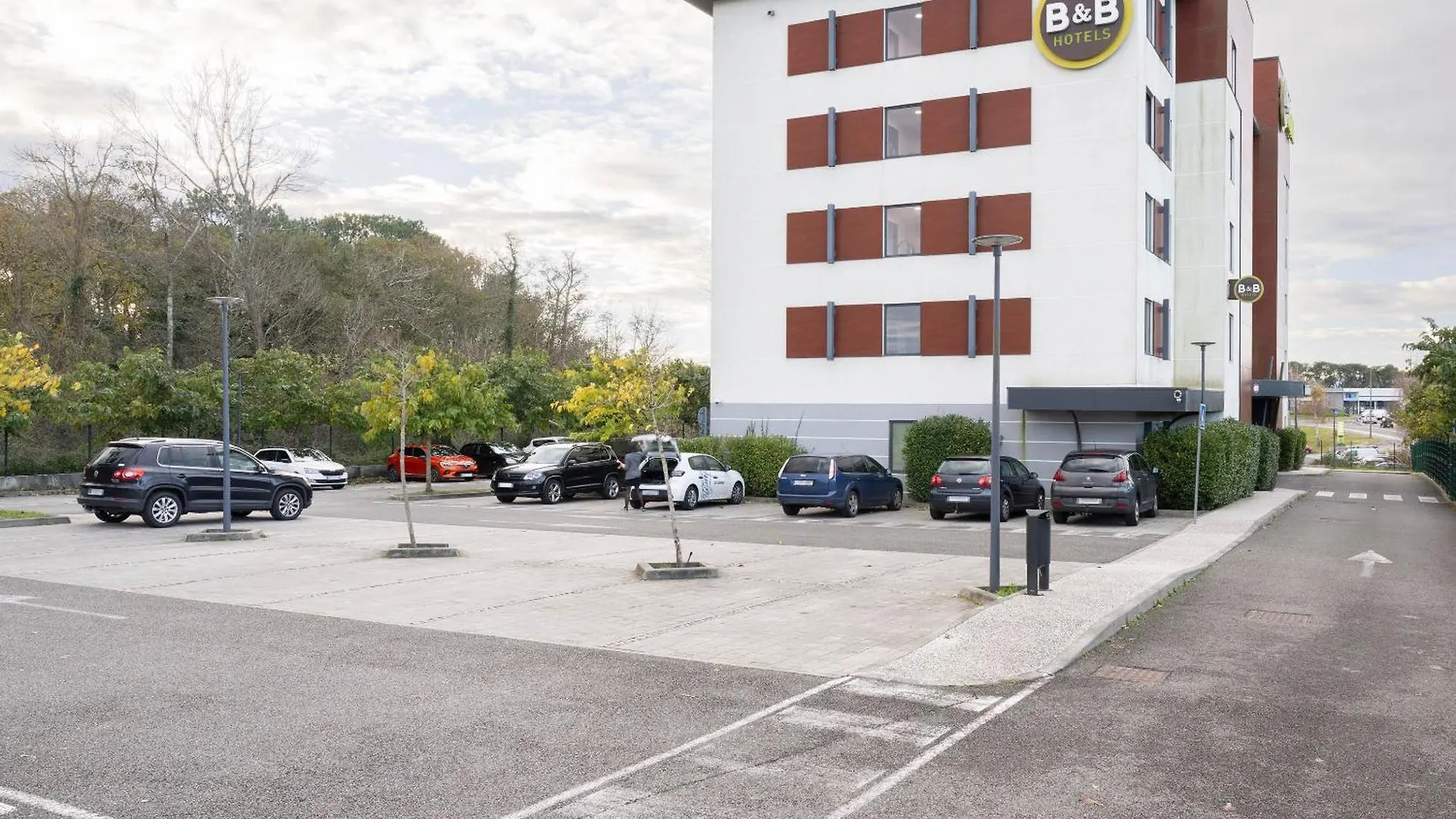 **  B&B HOTEL Bayonne Tarnos France